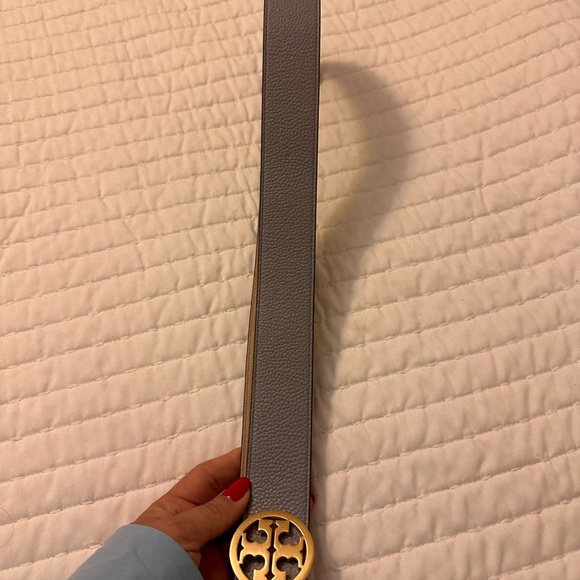 COPY - Tory Burch Reversible Logo WIDE 1 1/2" Belt Blue Blue Beige Cloud Blue L… - Picture 9 of 10